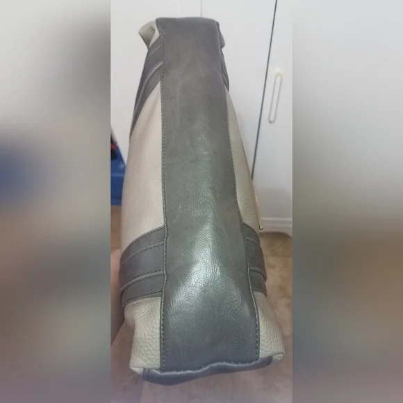 Steve Madden Two Tone Gray Tote Bag - Picture 11 of 12